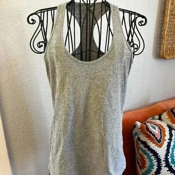 Lululemon Cool Racerback-Sz 6 - Picture 1 of 5